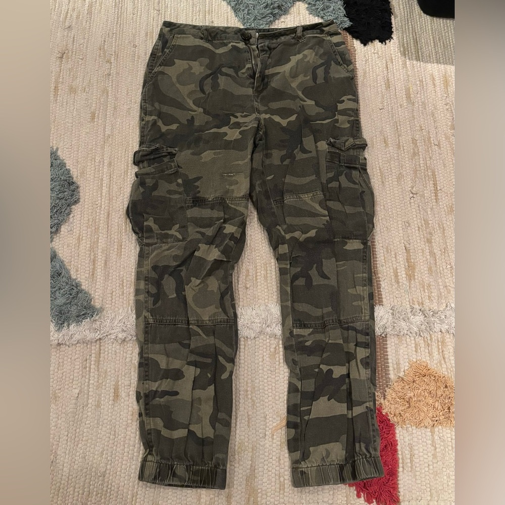 Honey Punch Low- Rise Camouflage Pants - worn once